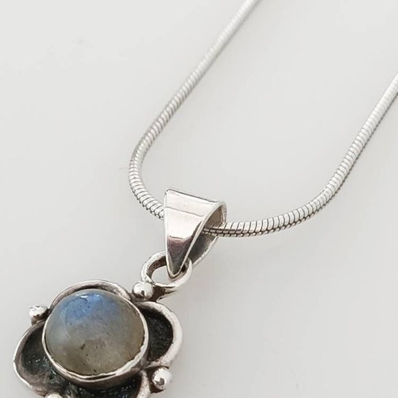 Zorba Jewellers Jewelry - Genuine Labradorite Gem SOLID 925 Oxidized Silver Floral Pendant
